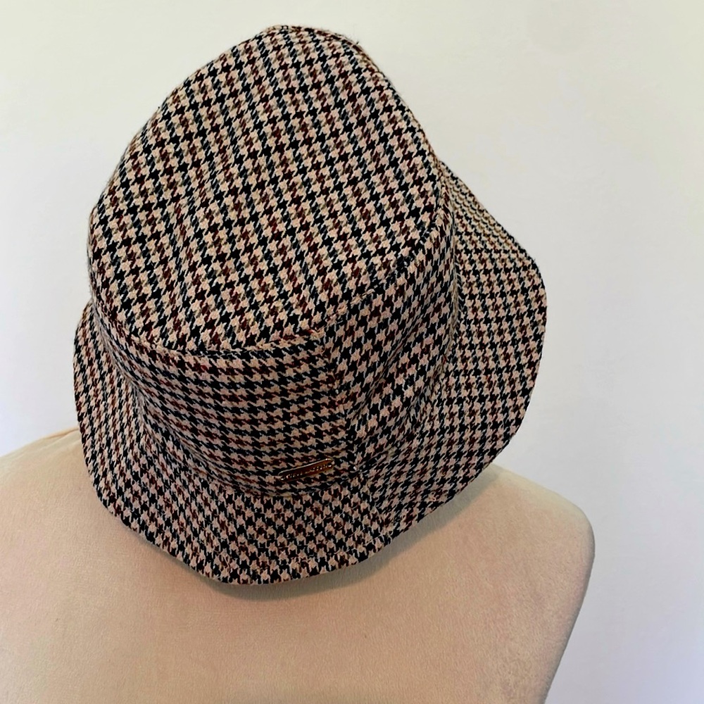Steve Madden Plaid Houndstooth Bucket Hat